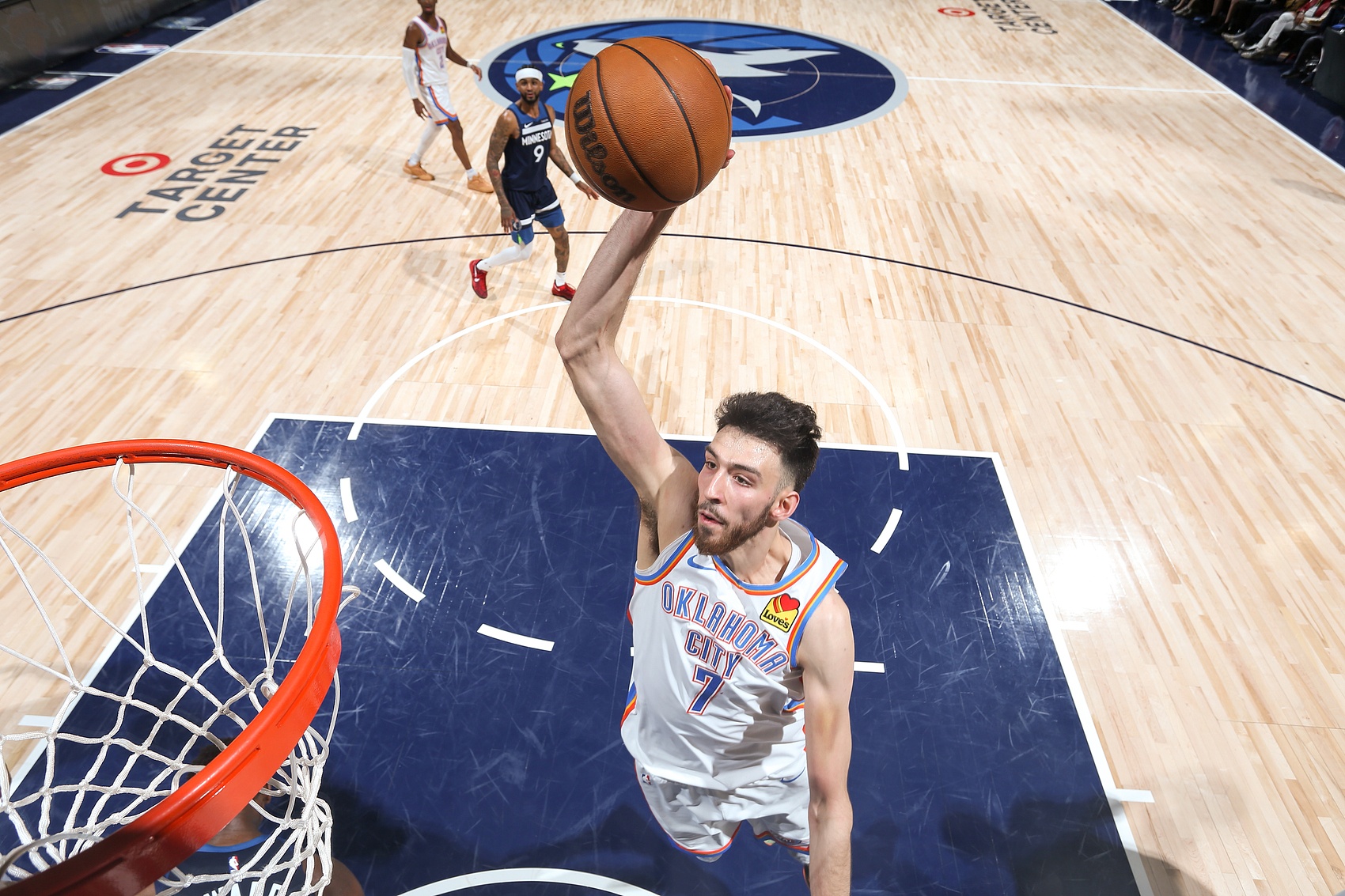 打球風(fēng)格像切特？周琦：以前有點像 在NBA時候我打得靠外