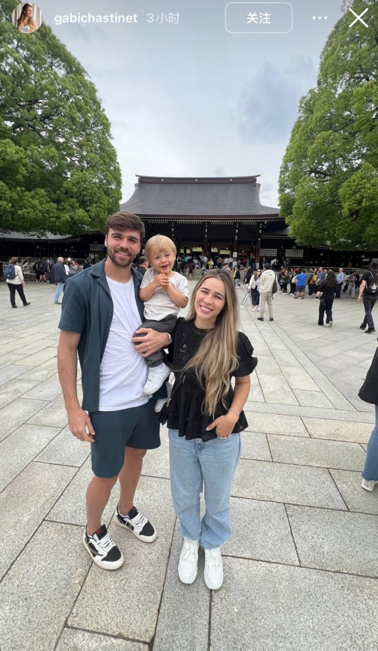 澤卡妻子更新社媒，曬出休賽期一家人在日本明治神宮游覽照