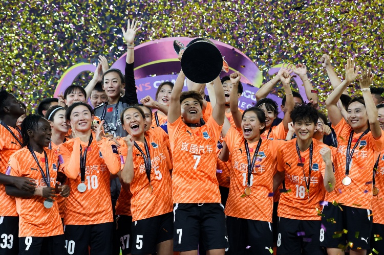 鄂媒：武漢女足一周內(nèi)三連勝，轉(zhuǎn)戰(zhàn)大半個(gè)中國(guó)攻克“魔鬼賽程”