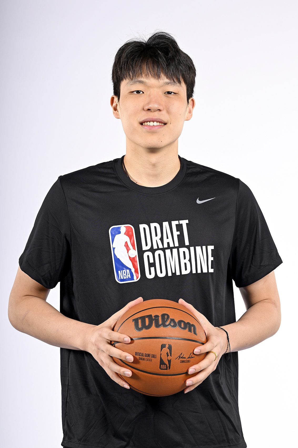 明天就是選秀大會了??吧友們一人一句話祝福一下楊瀚森吧！
