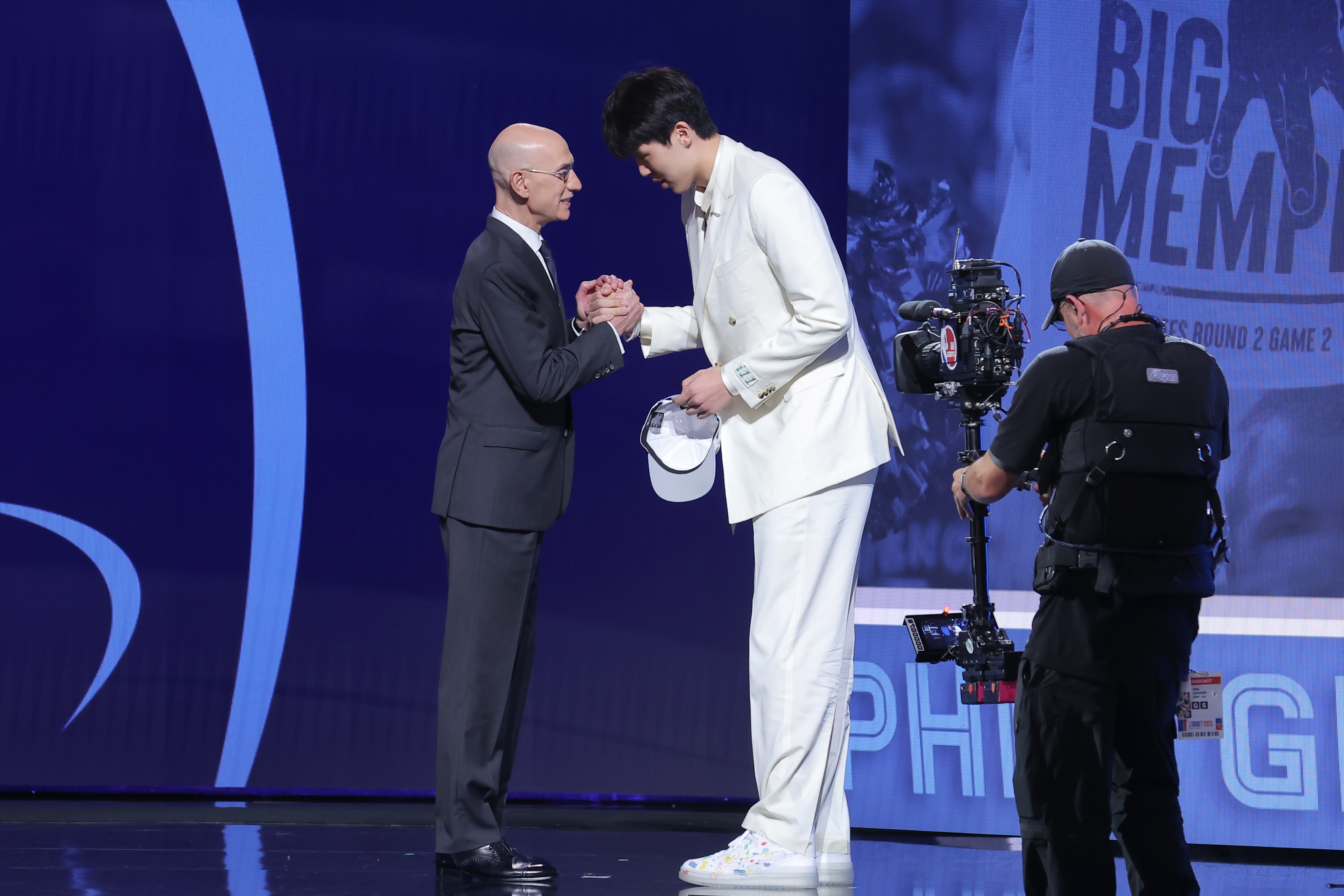 喜報(bào)！楊瀚森首輪第16順位被選中 向其致以最熱烈祝賀&最誠摯祝福