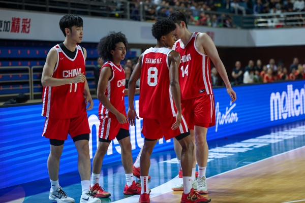 ??不會卡位？中國U19對陣新西蘭籃板28-50 四戰(zhàn)籃板均處于下風