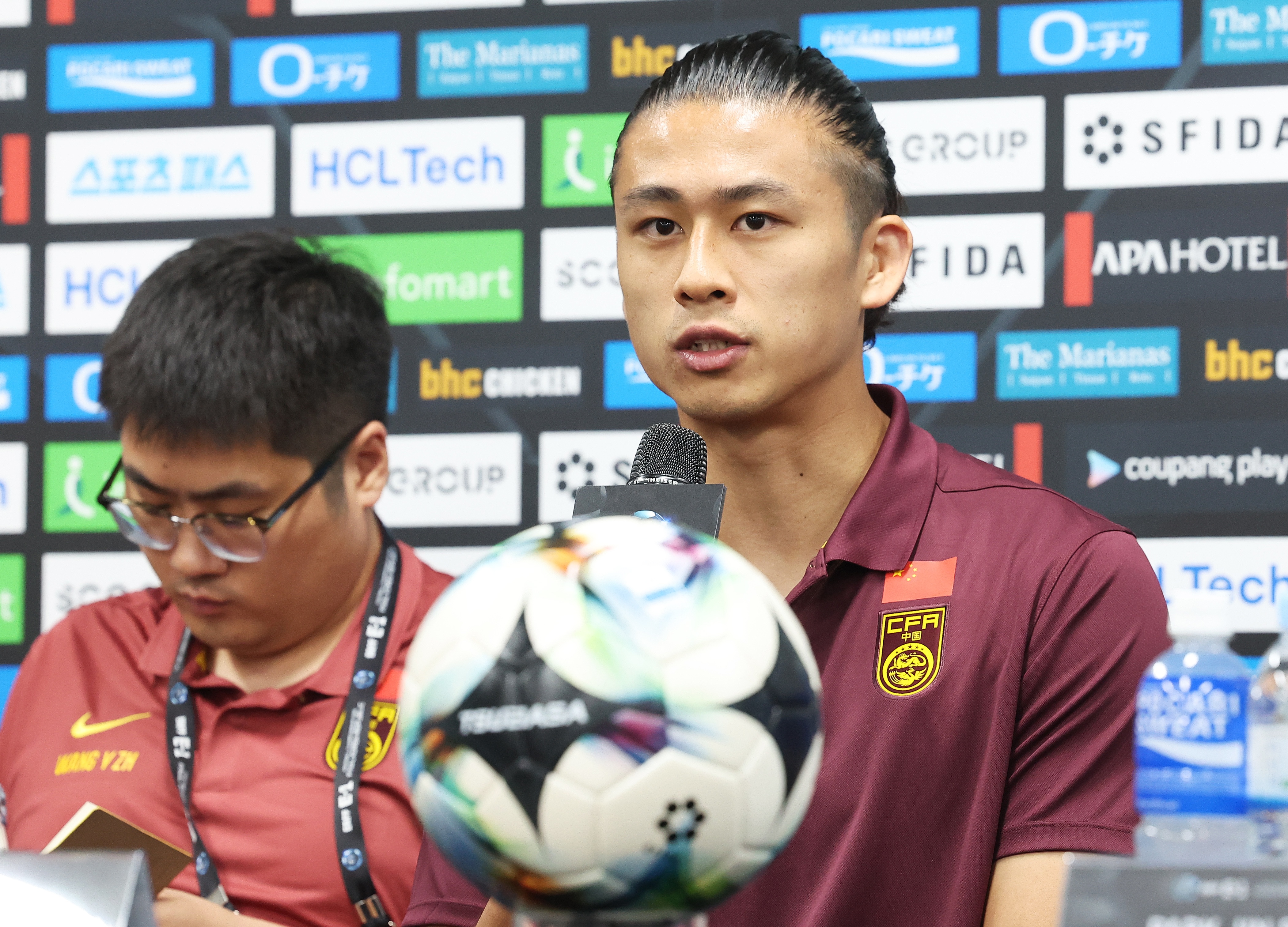 中生代挑大梁！28歲張玉寧擔(dān)任國足今天的場上隊長！