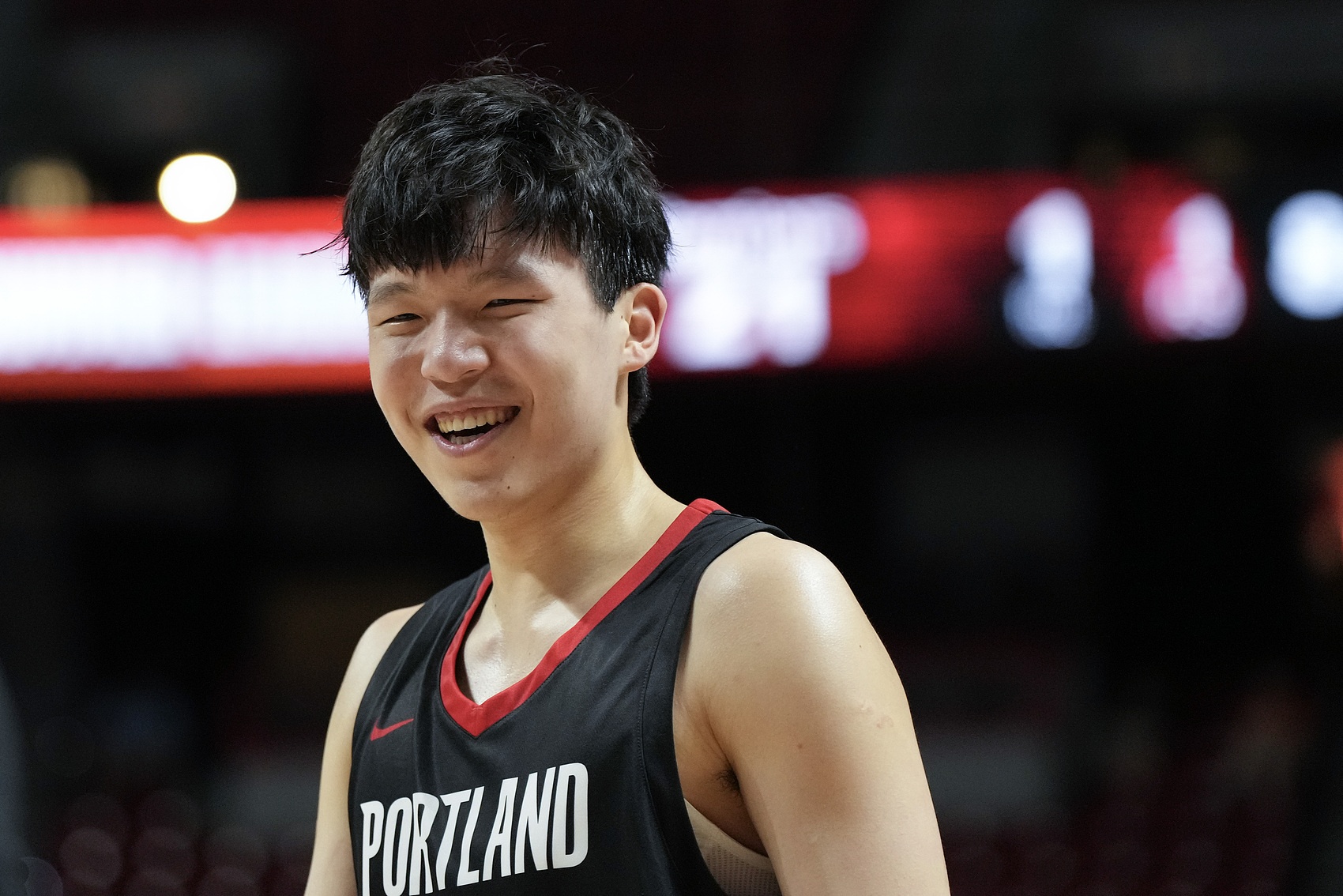 媒體人：楊瀚森的學(xué)習(xí)能力會(huì)使他在NBA越來越好 他逐漸適應(yīng)新環(huán)境