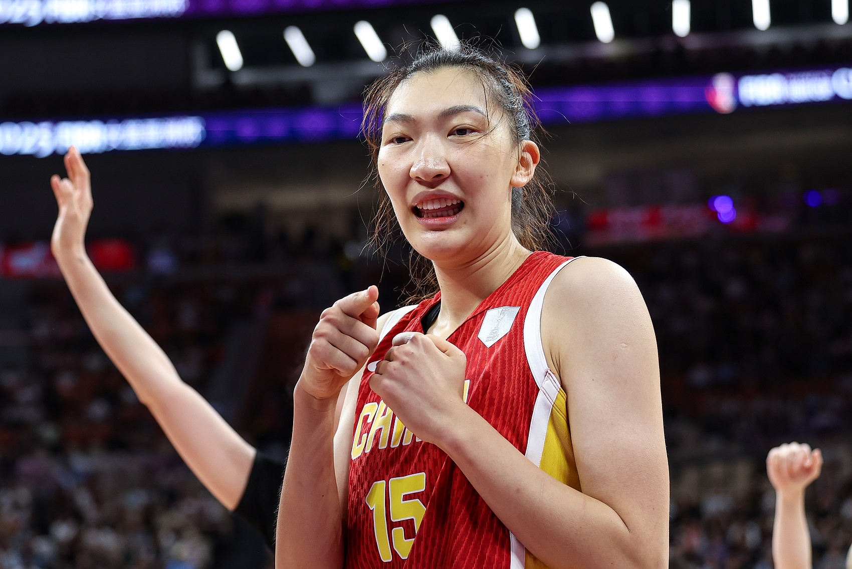 輕輕松松！韓旭半場4中3高效拿下6分4籃板1蓋帽