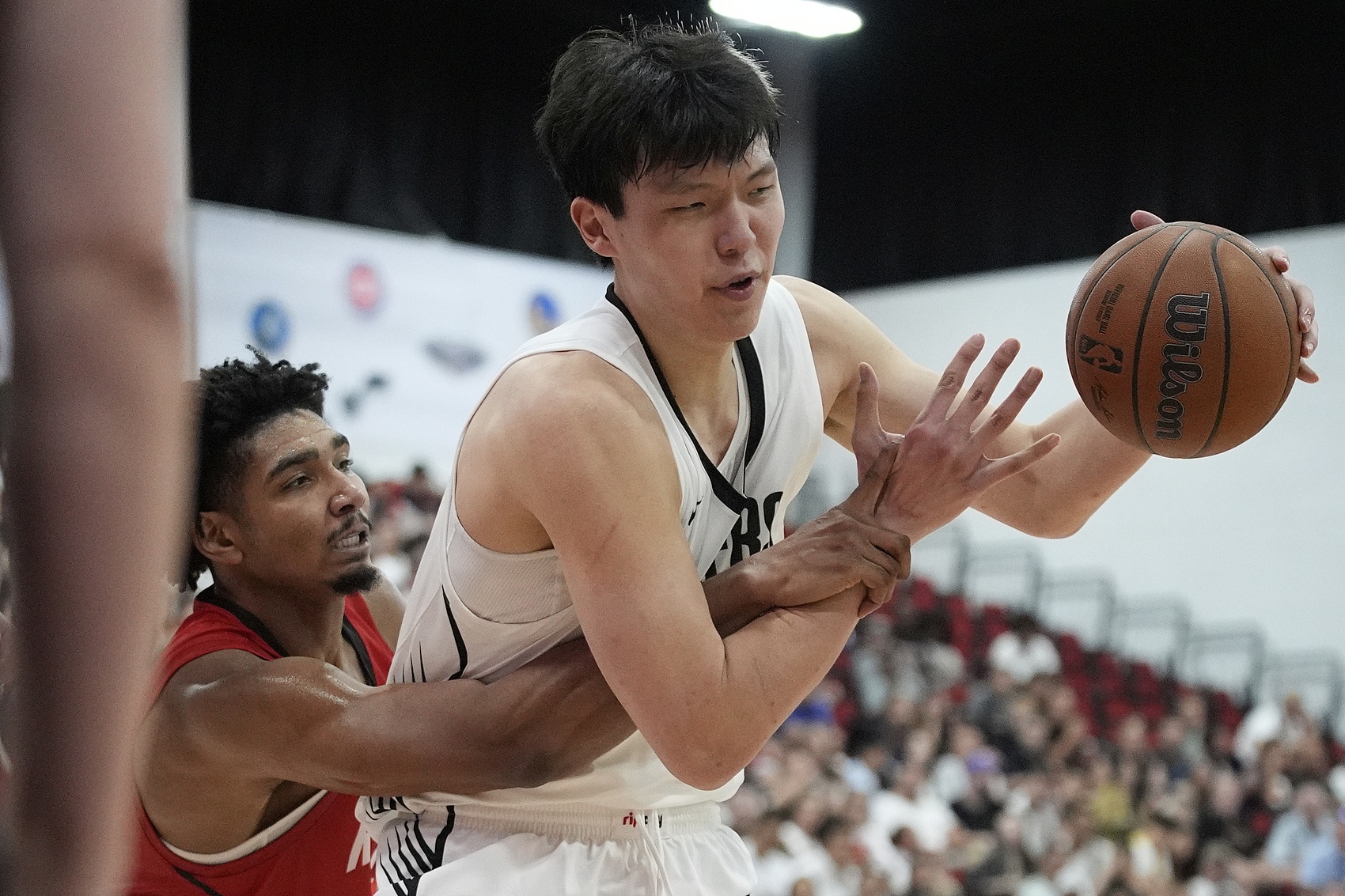 隊(duì)記：楊瀚森不了解NBA的風(fēng)格 低位運(yùn)球不能超過2次否則會(huì)被拍走