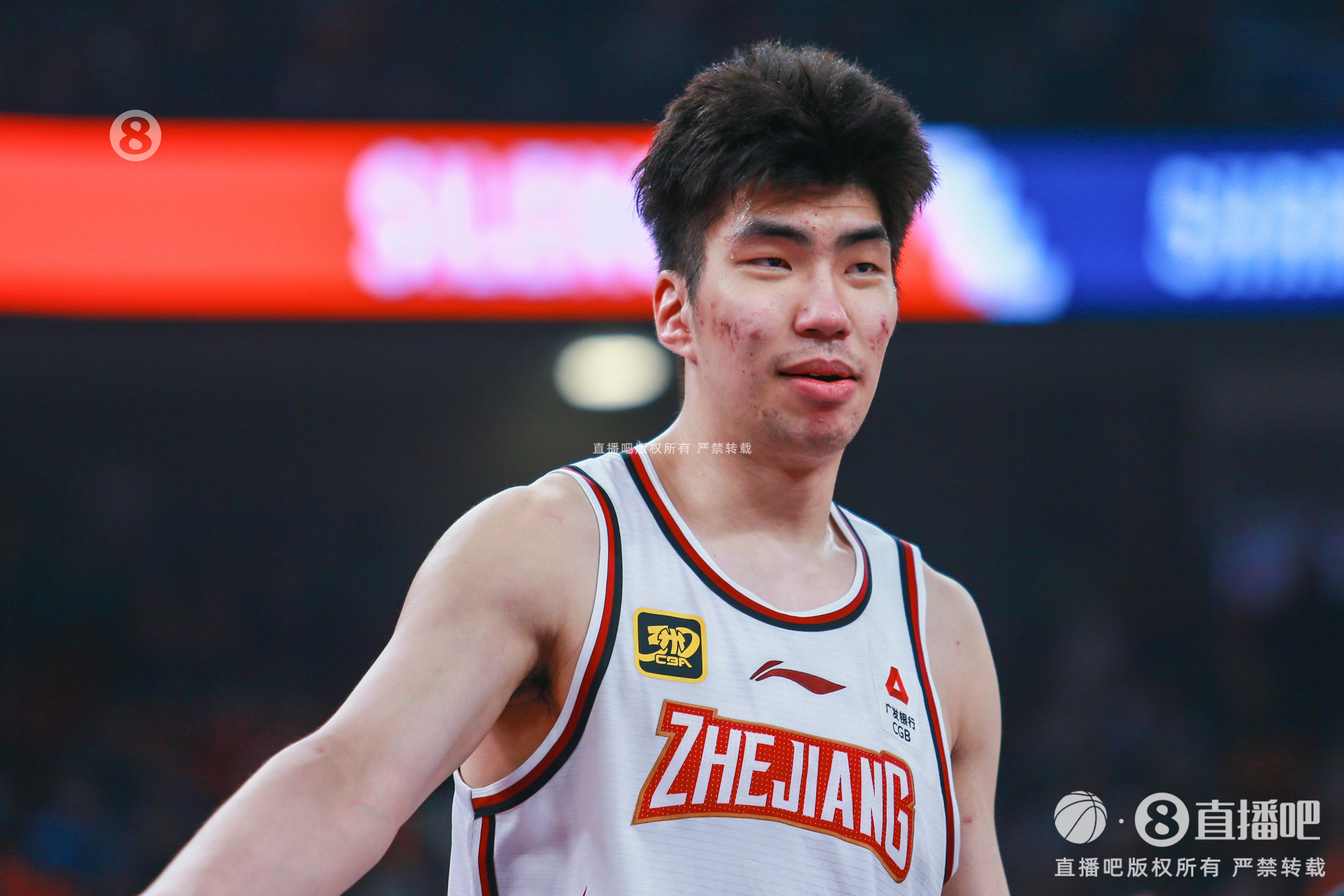 首秀！余嘉豪面對母隊畢爾巴鄂 半場2中1&罰球2中1得到3分4籃板