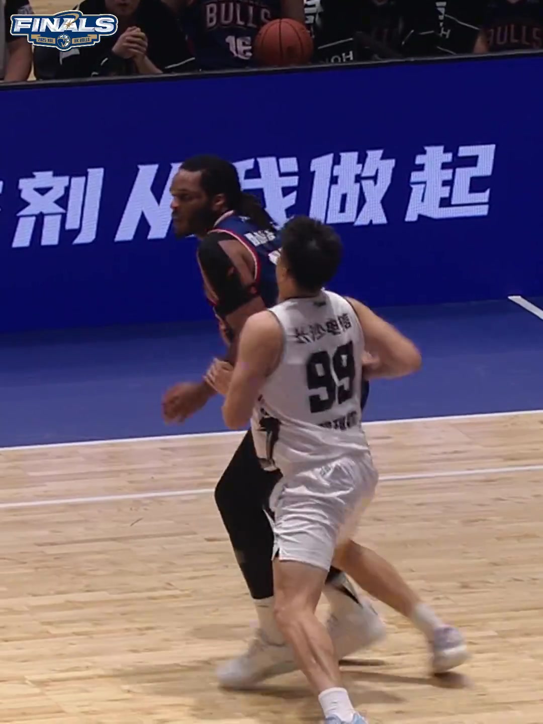 總決賽G3戰(zhàn)勝長(zhǎng)沙勇勝！一起跟隨視頻回顧金牛球員高光表現(xiàn)！