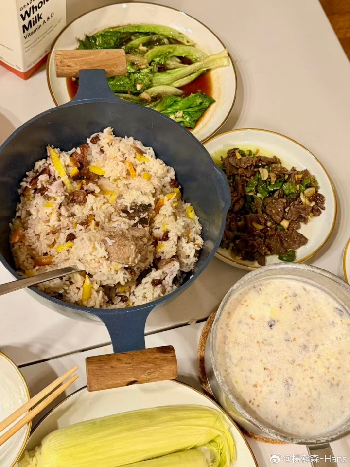 自己動(dòng)手豐衣足食！楊瀚森曬中國(guó)菜配文：??家的味道